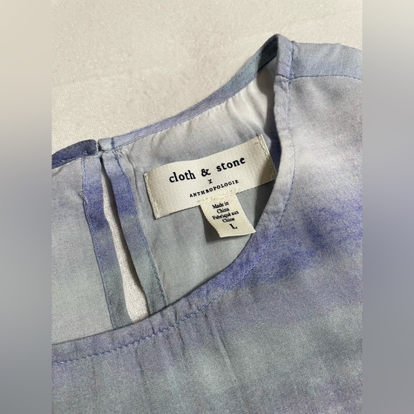 Anthropologie Cloth & Stone Blue Tie Dye Flutter Sleeve Boho Top Tiered Romantic - Picture 5 of 10